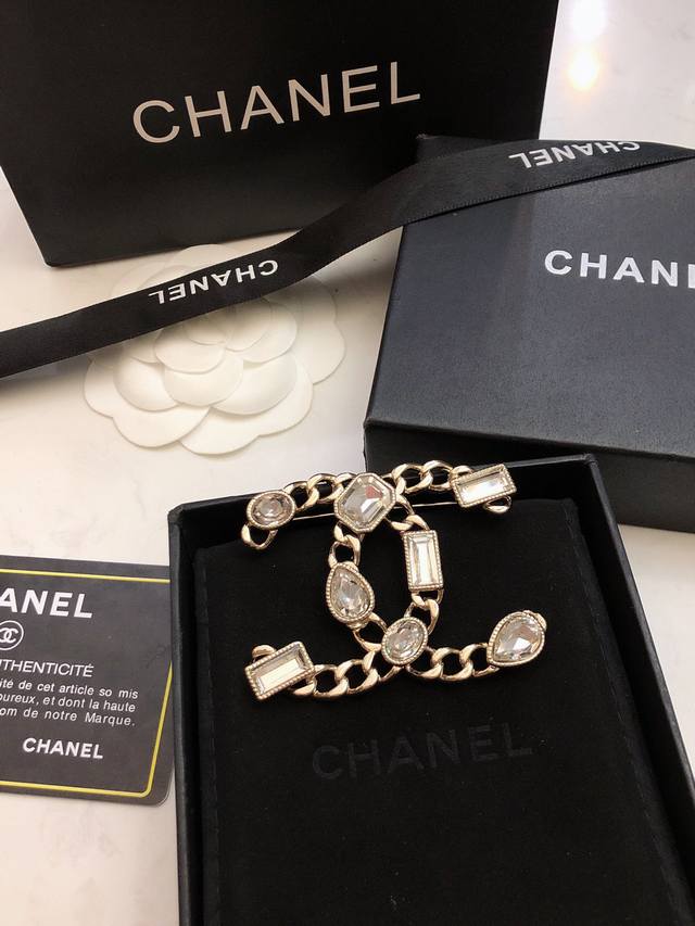 Chanel brooches are a hot seller! New arrival! The Chan 23 Hollow Square Diamon