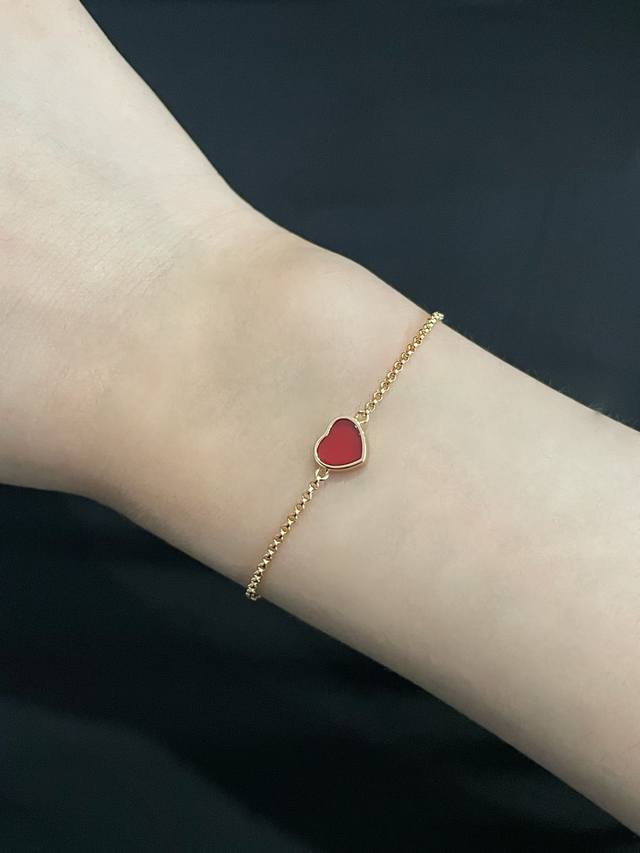 V gold material, Chopard heart-shaped shell bracelet, in stock. My love is hidde