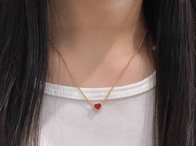 V Gold material, Chopard heart-shaped shell necklace, in stock My love is hidden