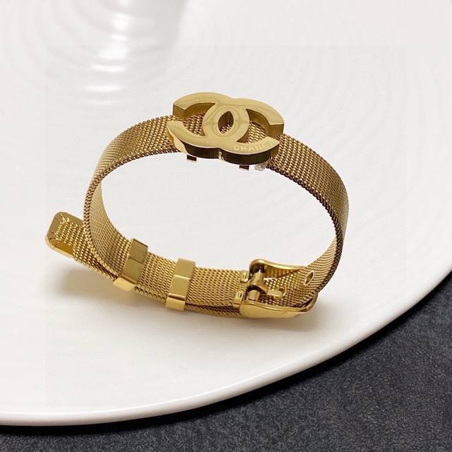 New Chanel watch strap bracelet ultra-heavy bling bling, the color matching is