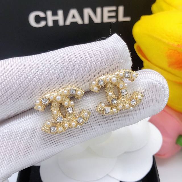 No. Xed0027 Chanel earrings, a large wave of brand new earrings have arrived! !