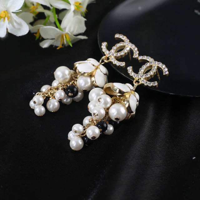 Xiaoxiang's new double C earrings are pure hand-woven original custom design wi