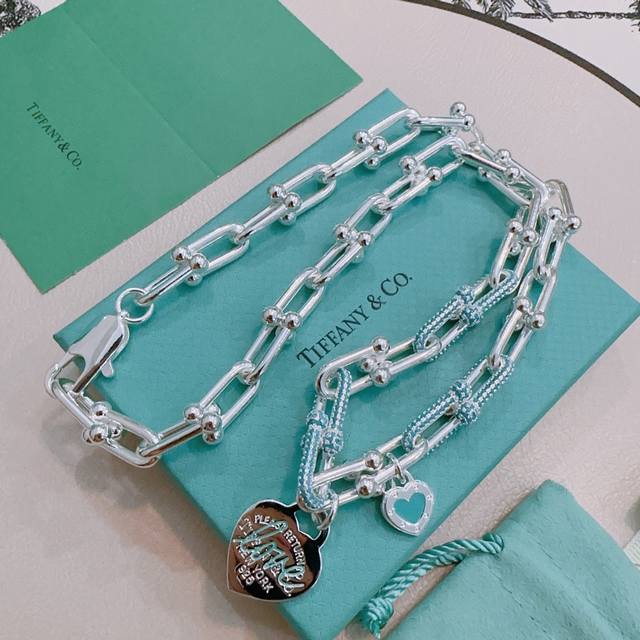 New blue diamond Tiffany necklace from Tiffny & Co., a fine silver version from