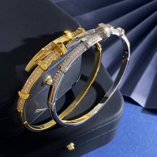 Cartier European and American style personalized design screw diamond bracelet b