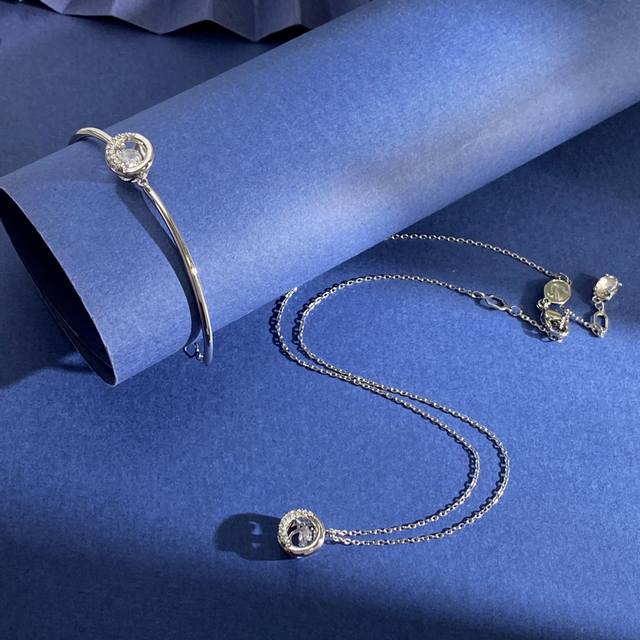 Bracelet Necklace Swarovski fashionable and light luxury design three-dimensiona