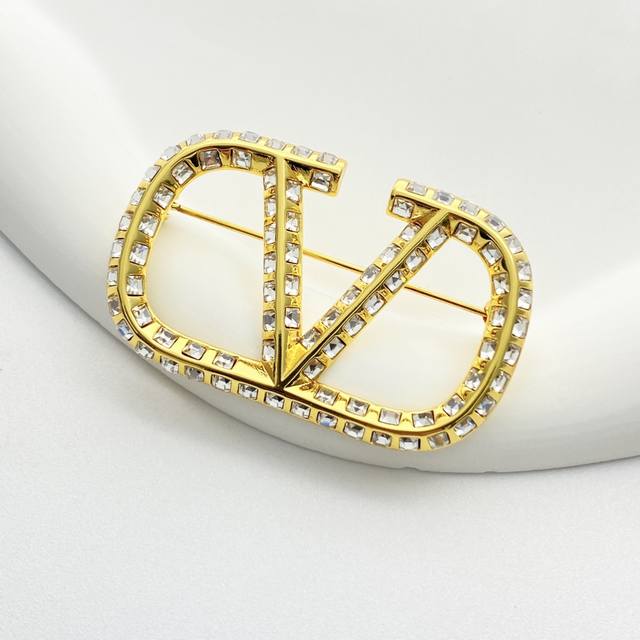 Code A625 Valentine brooch hot-selling new Zp Valentino metal rhinestone brooch