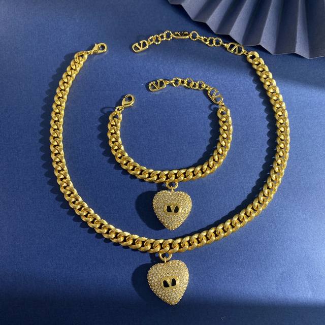 Bracelet Hl92 Necklace Hl92 Valentino European and American fashion retro full d