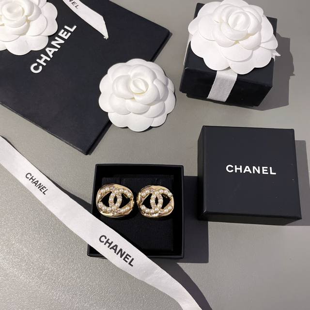 We produce the fragrant hollow twisted sugar cube earrings, and you can purchas