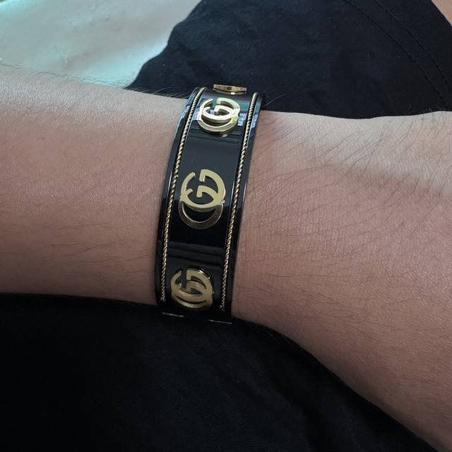 New Gucci Double G Charcoal Black Wide Unisex Couple's Bracelet. Super heavy du