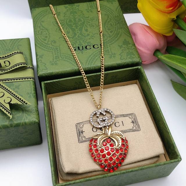 No. Gxl0034 New Strawberry Necklace DDD