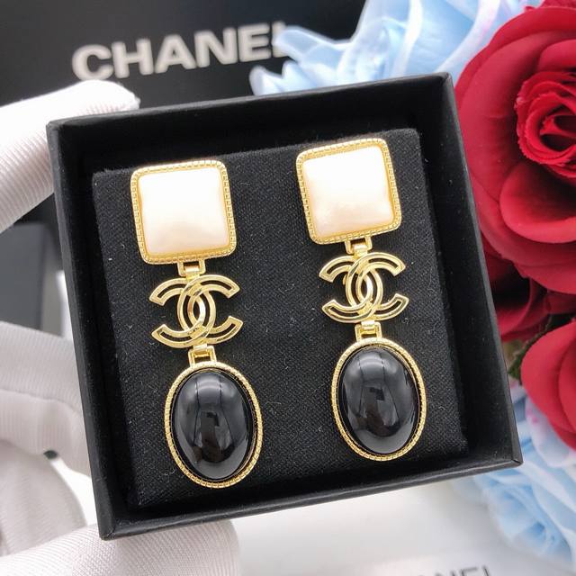########Chanel original single-item black gemstone drop pendant double C earring