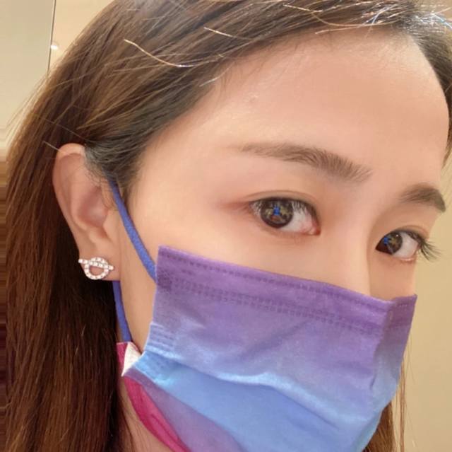 We offer pig nose earrings. Inquiry for large quantities. He Mes Finesse earring