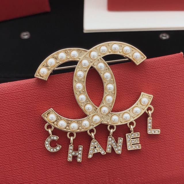 No.Xxz0213 Original quality Chanel Xiaoxiang letter tassel double C brooch, high