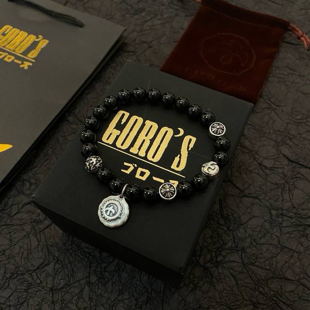 New arrival: Goro's Takahashi Goro black agate small silver bracelet. This top-