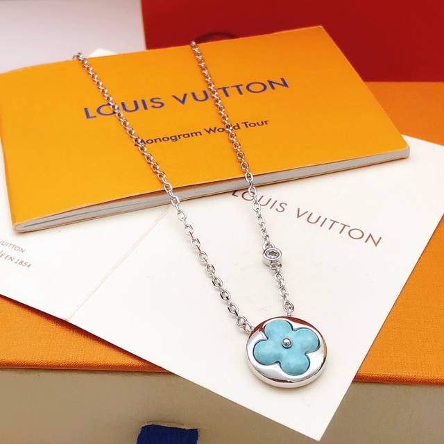 No. Lxl0244 Lv*Latest blue mother-of-pearl necklace consistent with Z batch bras