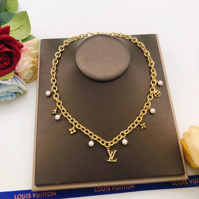 No.Lxl0233 Lv*Latest multi-element pearl necklace consistent with Z batch brass