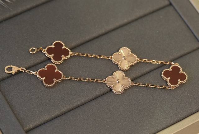 V Gold Vca Van Cleef & Arpels Four-Leaf Clover Five-Flower New Bracelet Arrives,