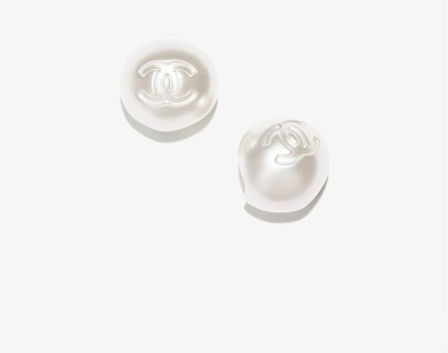 Chanel 25th batch of pearl earrings are so beautiful and so gentle Chanel's most