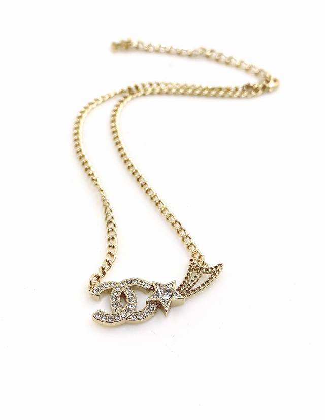 Chanel latest Cc five-pointed star necklace consistent with Z batch brass materi