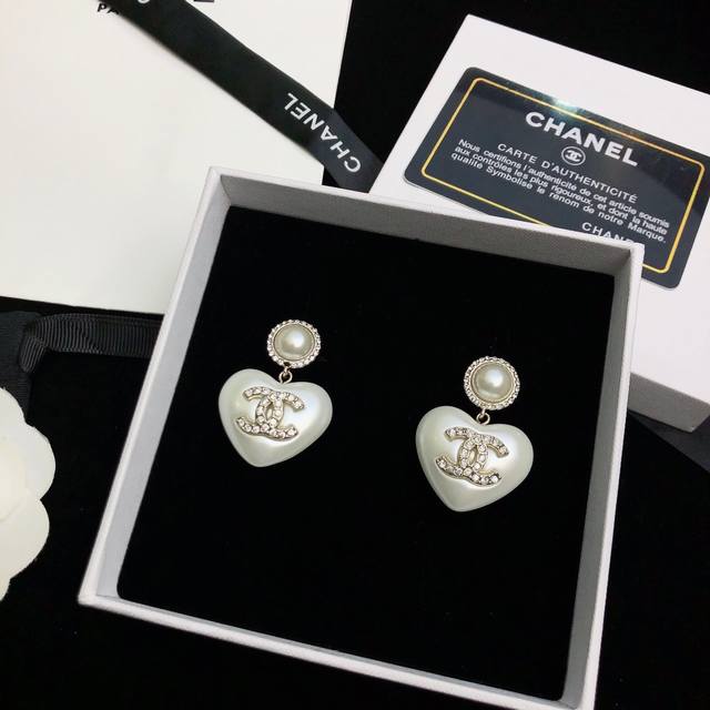 Chanel Chanel pearl earrings are the best-selling model on the market! 1:1 style