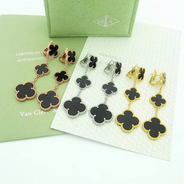 Exquisitely crafted, high-quality Vca Sweet series, three-flower four-leaf clov