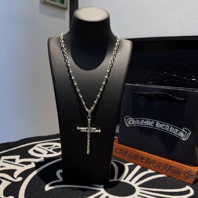 New counter quality Chrome Hearts classic retro flower ball necklace cross penda