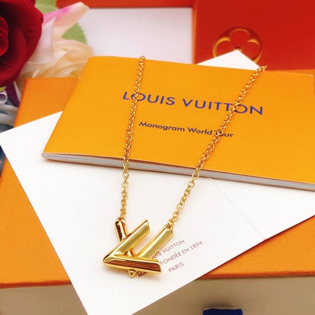 No.Lxl0122 Lv*Latest model smooth necklace consistent Zp brass material DDD