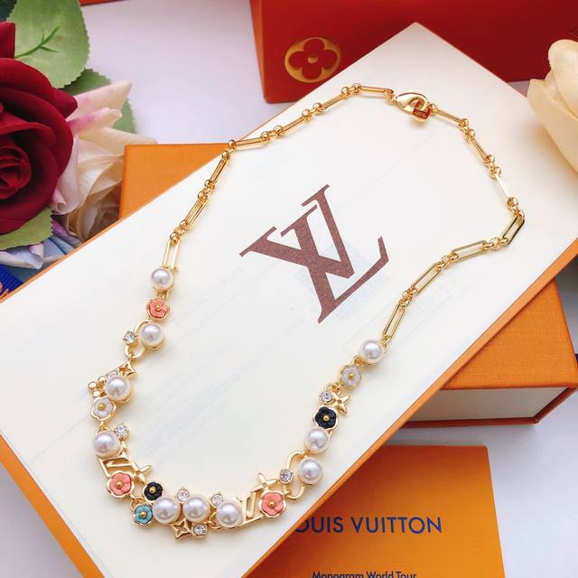 No. Lxl0257 Lv*Latest pink flower necklace consistent Zp brass material DDD