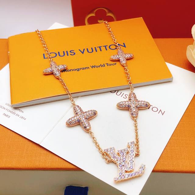 No. Lxl0263 Lv*Latest rose gold color diamond necklace consistent Zp brass mater