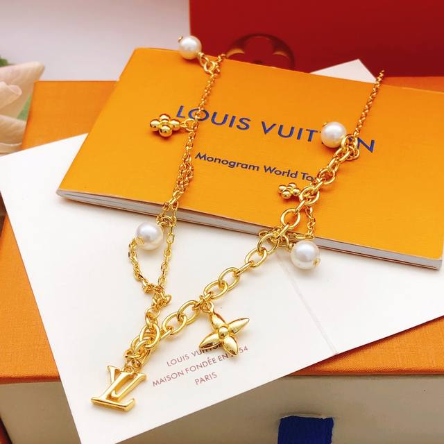 No.Lxl0251 Lv*Latest model hanging pearl necklace consistent Zp brass material D