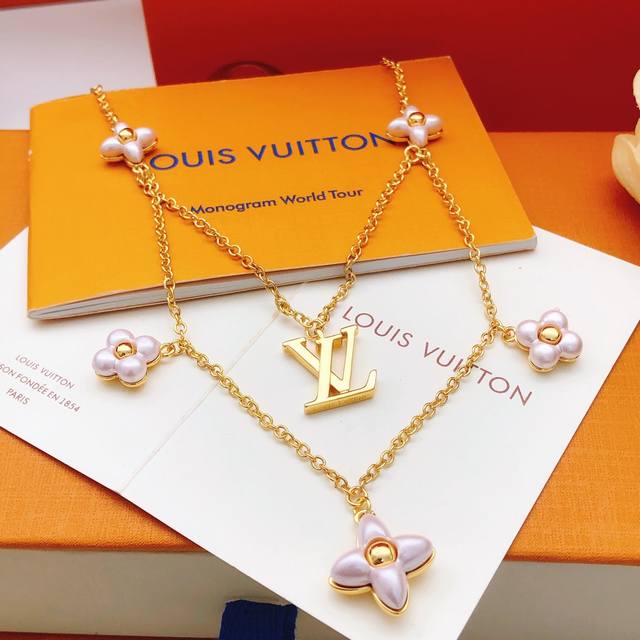 No. Lxl0255 Lv*Latest pink flower necklace consistent Zp brass material DDD