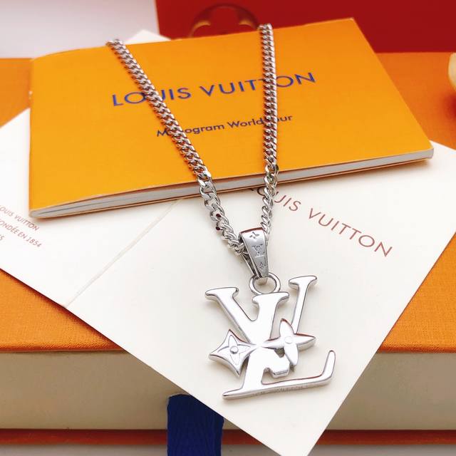 No.Lxl0264 Lv*Latest silver glossy necklace consistent Zp brass material DDD