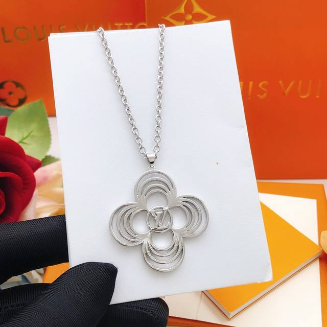No. Lxl0240 Lv*Latest flower hollow necklace consistent Zp brass material DDD