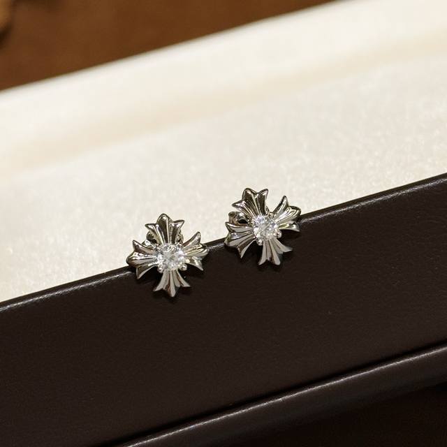 A4184 Chrome element cross earrings, the same style as the Internet celebrity, h