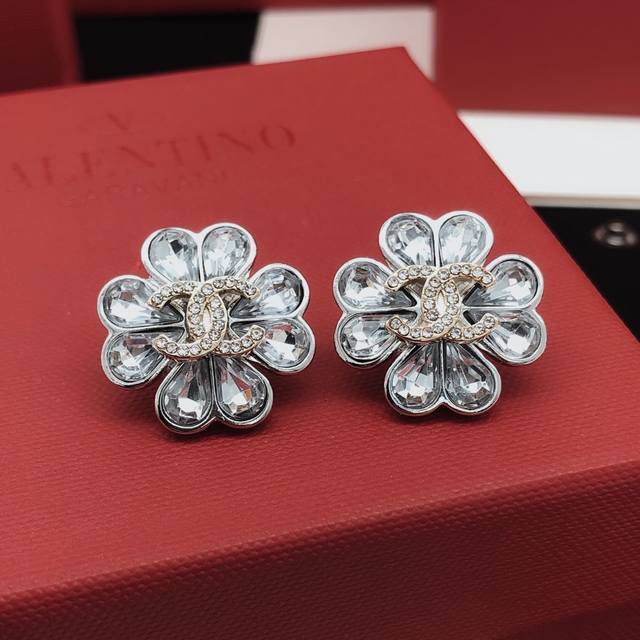 No.Xed0427 Ch*Nel latest love flower earrings consistent Zp brass material DDD