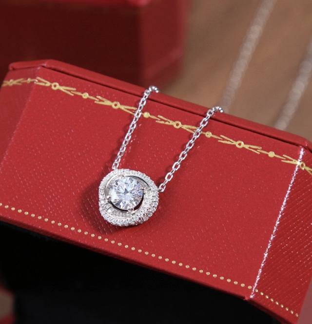 Seiko Cartier necklace with eight hearts and eight arrows and high carbon diamo