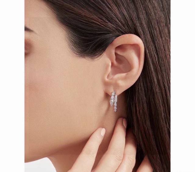 Bvlgari Serpenti series full diamond snake earrings, made of German material and
