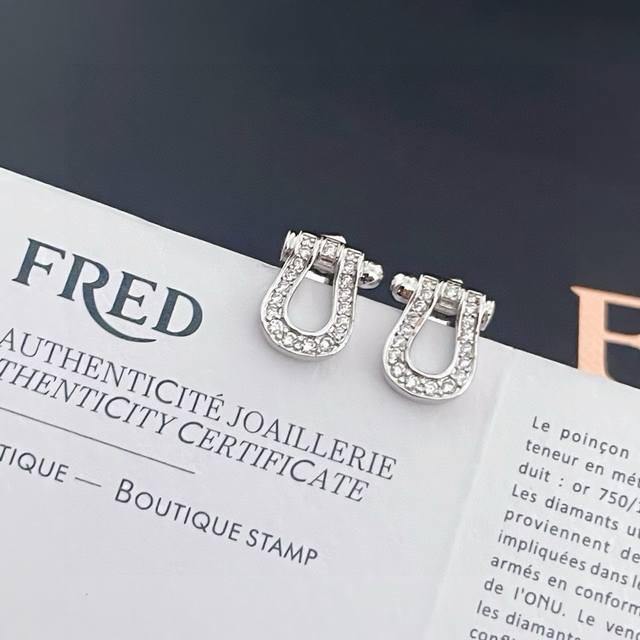 Popular Fred earrings, full diamond horseshoe buckle, classic and versatile, a
