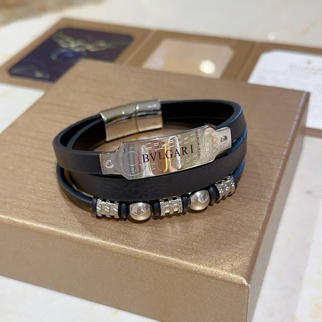 New Bvlgari bracelet with braided strap and thickened platinum version. High-qu