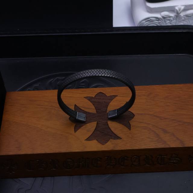 #The Dark Scepter Appears] The Chrome Heart Bracelet King Debuts DDD: Bloodline