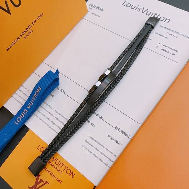 Louis Vuitton Lv cowhide bracelet, original goods, new model from the counter, r