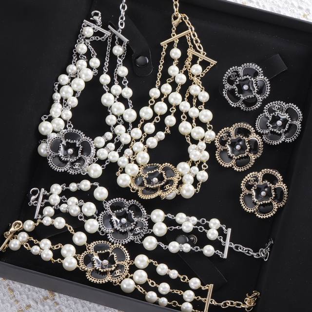 Chanel Chanel Xiaoxiang set earrings necklace bracelet 80 earrings 70 DDD