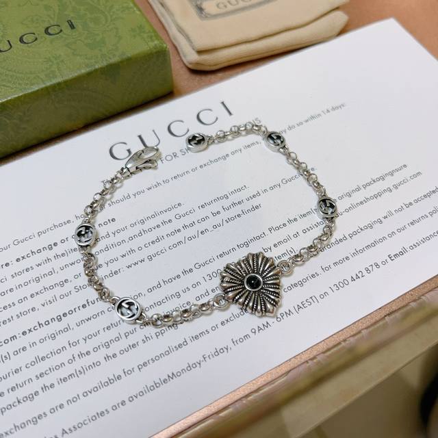 The latest Gucci bracelet, the latest classic style, exquisite in both style an