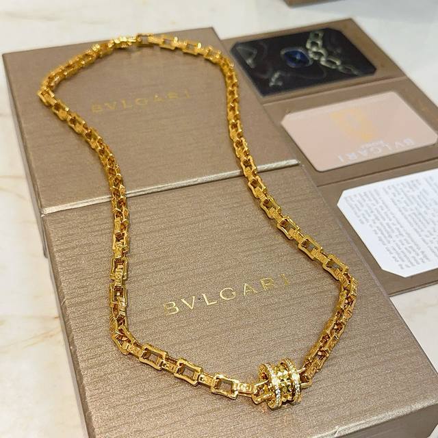 Exclusive, high-quality custom-made Bvlgari necklace made of V-gold. This Bvlgar