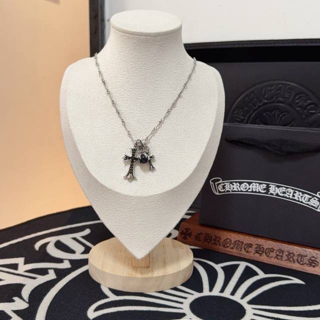 New counter quality Chrome Hearts Chrome Hearts brooch with diamond cross neckla