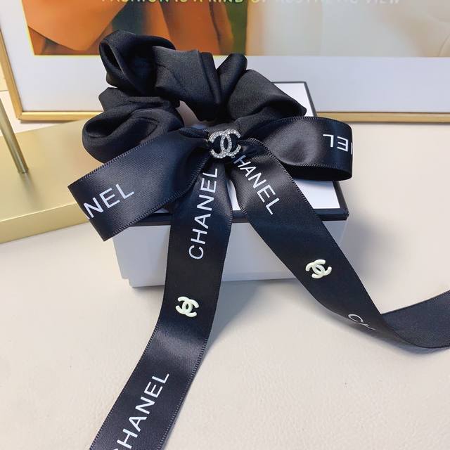 Chanel Xiaoxiang Chanel rubber band ribbon bow logo rubber band hair tie large i