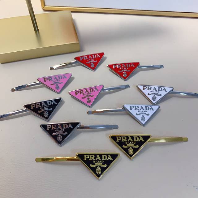 Prada Prada hairpin Popular triangle brand side clip temperament versatile treas