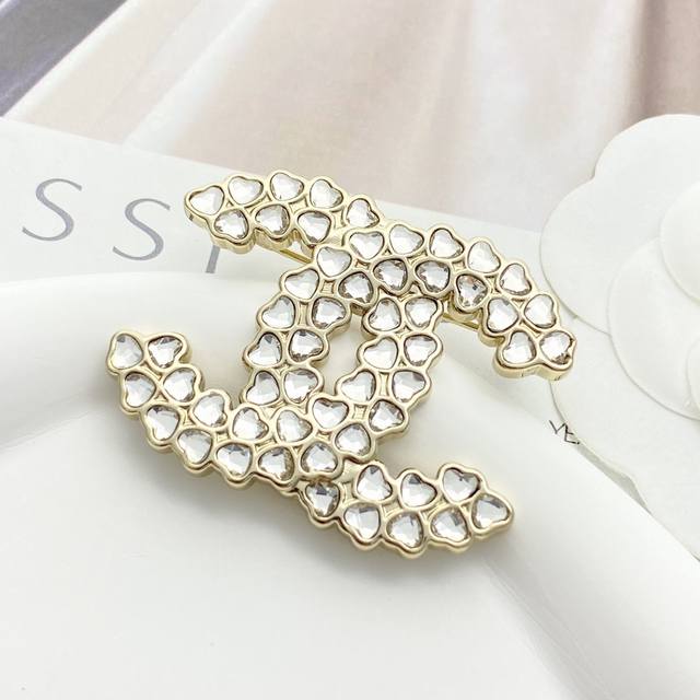 Today's new model code A792 0276820 Chanel brooch hot seller Chan 25 double row
