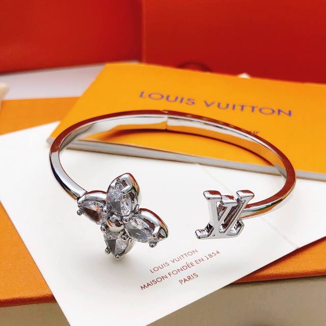 No.Lsz0032 Lv*Latest model diamond-studded horse eye bracelet consistent Zp bras
