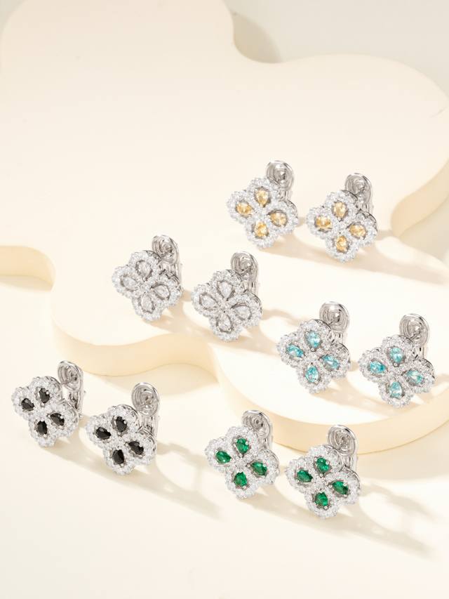Harry Winston design, Loop earrings, colorful white material, super beautiful a